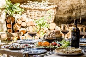 Mesa con vino de Ribera del Duero Valladolid